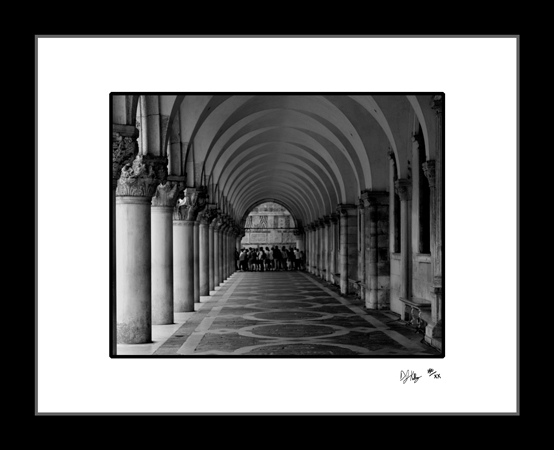 Arched Cover at Doges Palace - Venice, Italy (BWVeniceStMarksArch002) - Damian Kolbay Photography