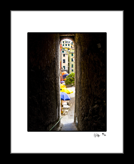 Through the Arch - Cinque Terre, Italy (6985_VernazzaArch) - Damian Kolbay Photography