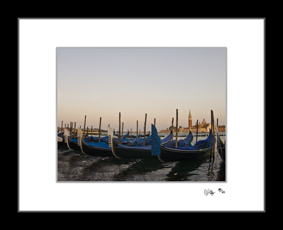 Row of Gondolas - Venice, Italy (7380_Gondolas1) - Damian Kolbay Photography